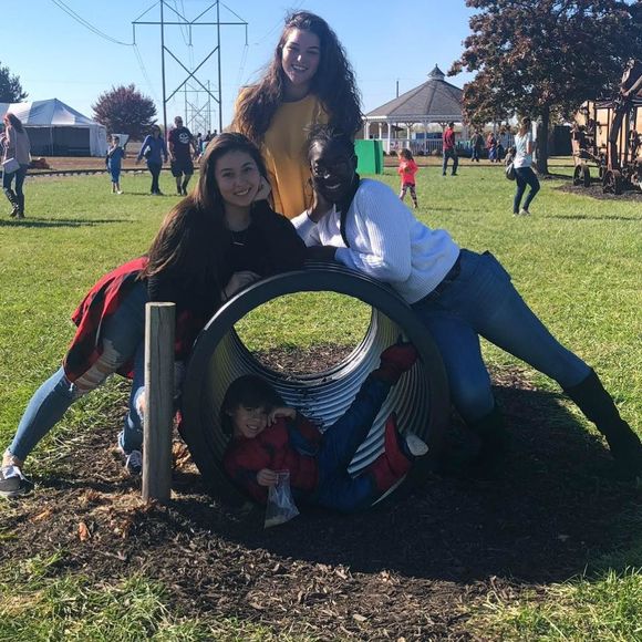 Meet your Posher, Isabella - Picture 1 of 1